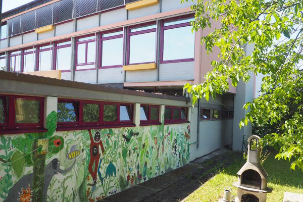 Außenansicht Schule