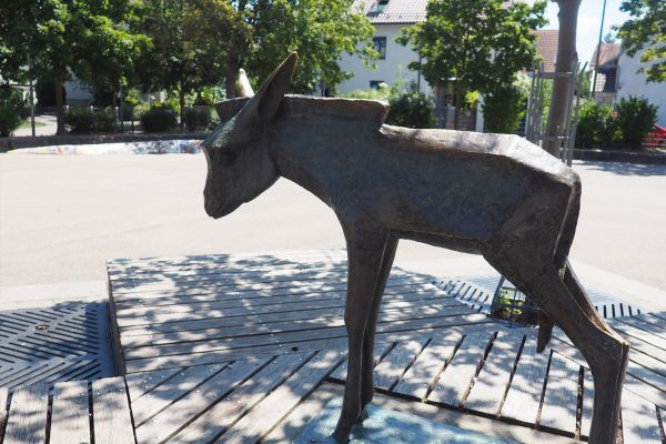 Bronzestatue Asperger Esel