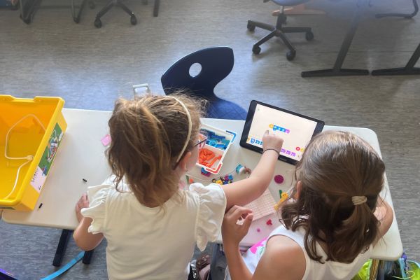 Kinder programmieren Lego